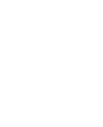 Da queste aree principali sono distribuite altre sale più piccole e private, che costituiscono la seconda area della casa. Una serie di cubicoli o camere da letto sono disposti lungo la parete ovest della casa. Sul lato opposto dell'atrio c'è un piccolo spogliatoio, un altro cubicolo, un'ala o una sala da pranzo e un oecus o una piccola sala da pranzo. La parete nord del tablinum si apre su un grande peristilio o giardino aperto. Tra l'oecus e il tablinum c'è un fauces o un corridoio, che dà anche accesso al peristilio. A destra del patio paesaggistico si trova la stanza più importante della casa, che si ritiene sia utilizzata come sala da pranzo. Accanto a questa stanza principale c'è una piccola cucina. A sinistra del peristilio si trovano un altro cubicolo e una porta di servizio si apre su una strada laterale, il Vicolo della Fullonica. Infine, nell'angolo nord-occidentale del giardino, fu costruito un piccolo larario o santuario per adorare i focolari o gli dei di famiglia. A sinistra dell'atrio c'è una stanza con un pianerottolo e le scale. Sebbene la documentazione e gli esperti abbiano confermato con certezza l'esistenza di una pianta superiore nella casa del Poeta Tragico, poco si sa sulla sua progettazione in calcestruzzo, poiché probabilmente fu distrutta durante l'eruzione del Vesuvio. 